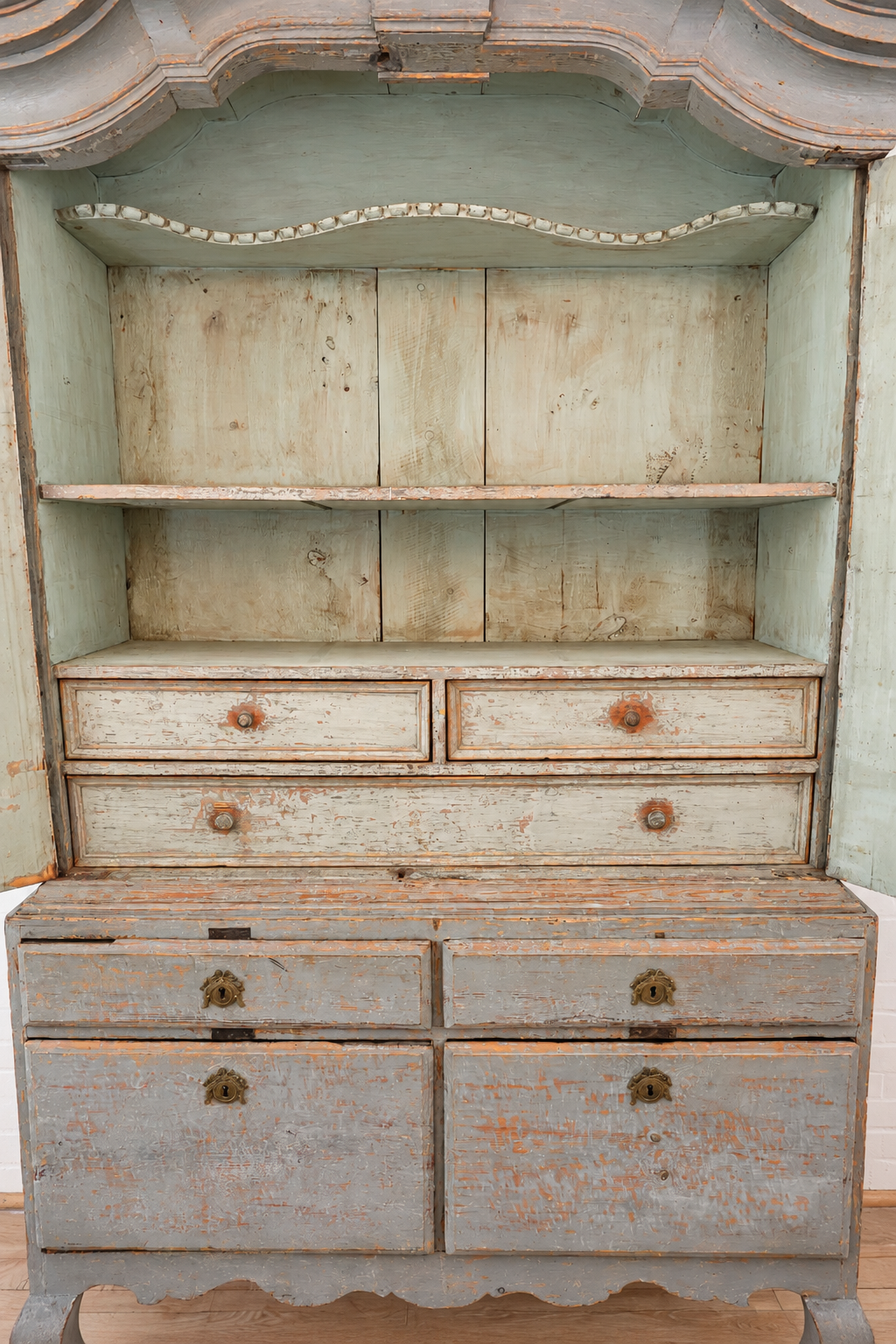 18th cent. Swedish Rococo Cabinet