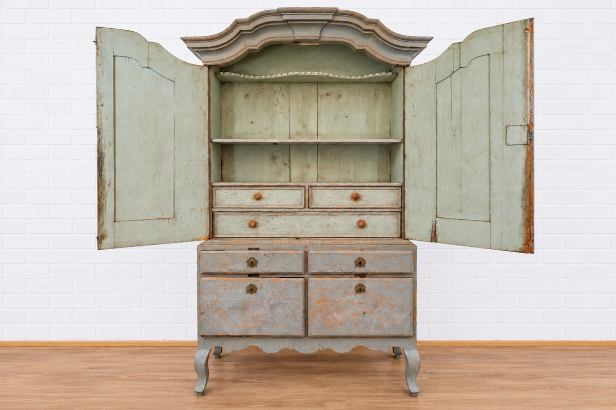 18th cent. Swedish Rococo Cabinet