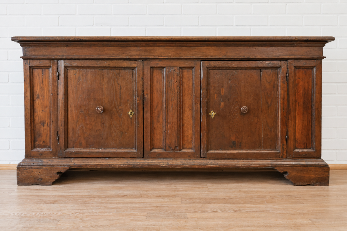 18th cent. Italian Walnut Credenza