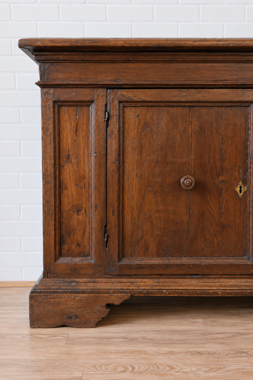 18th cent. Italian Walnut Credenza