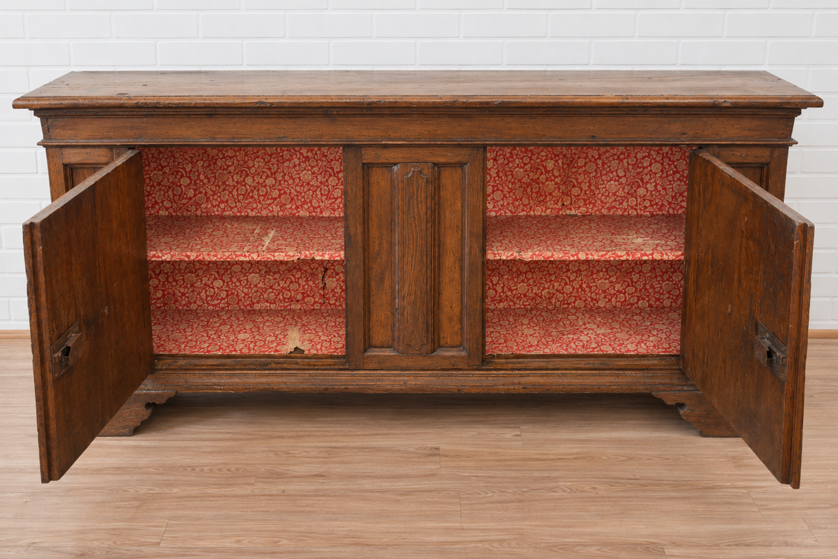 18th cent. Italian Walnut Credenza