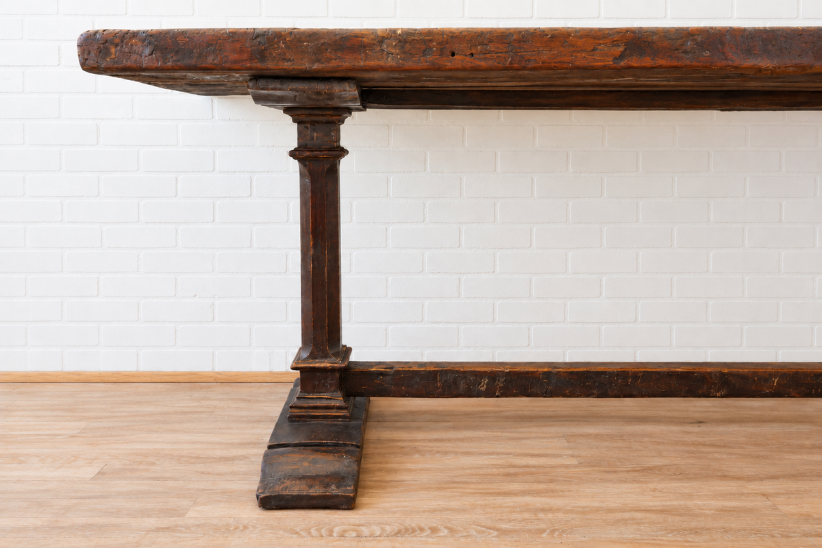 17th cent. Italian Walnut Table