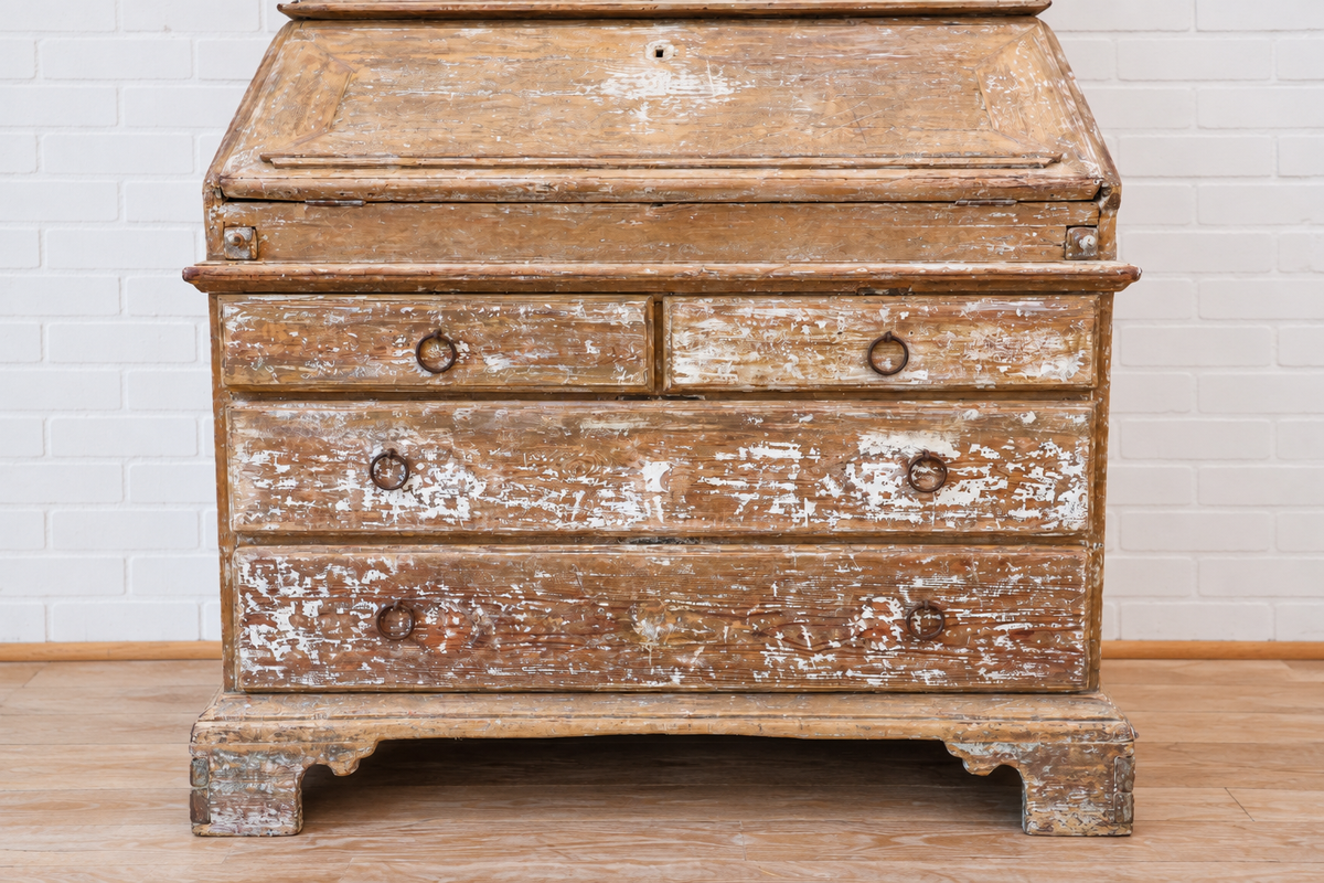 Swedish Rococo Secretary with Chinoiserie Eglomise