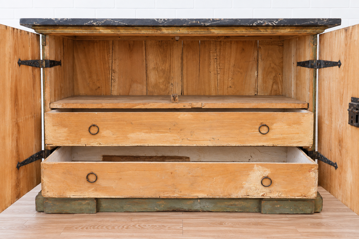 18th cent. Italian Faux Marble Cabinet