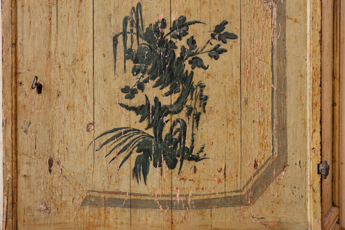 18th cent. Italian Chinoserie Credenza