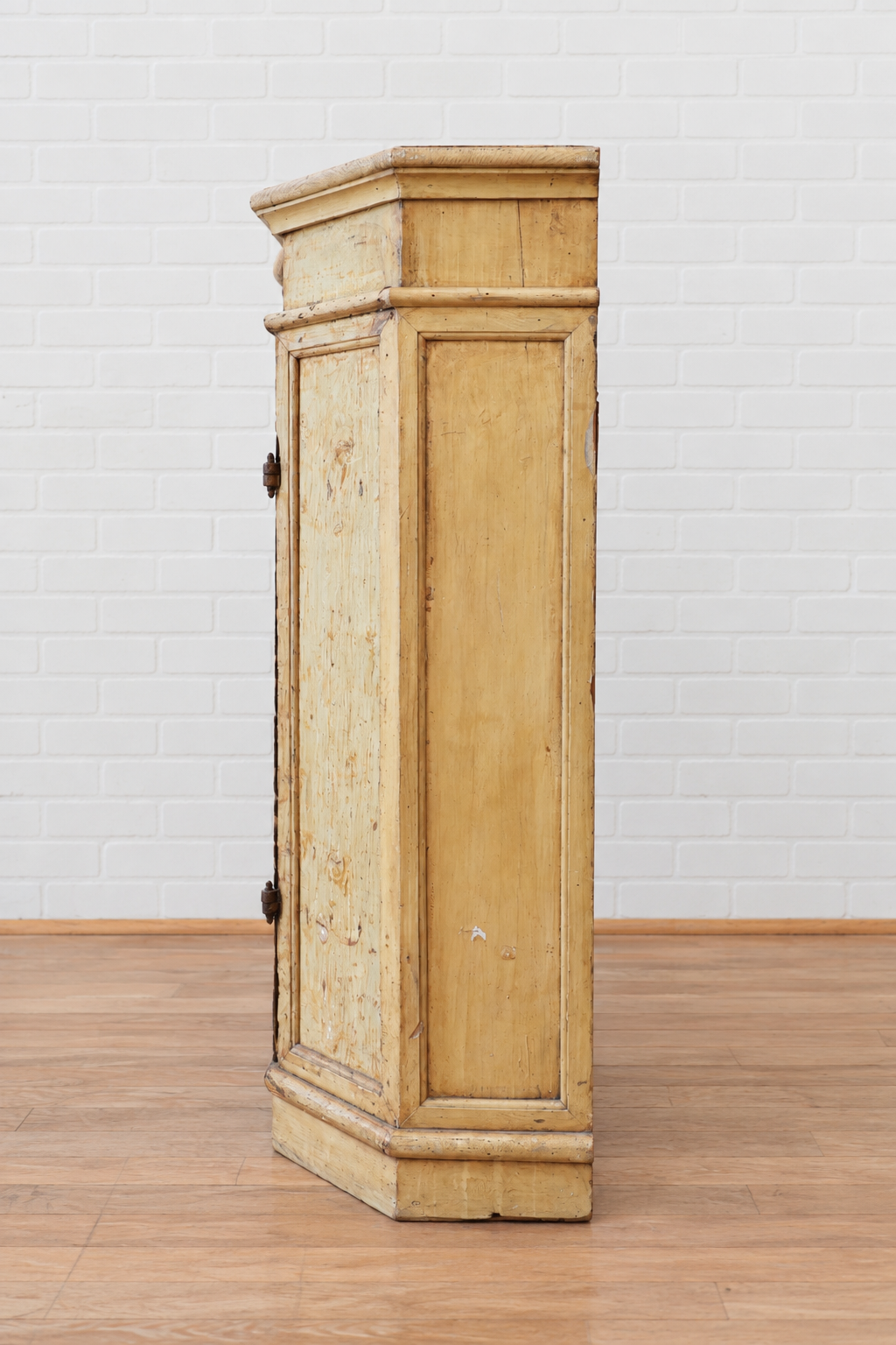 18th cent. Italian Chinoserie Credenza