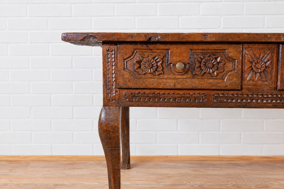 18th cent. Spanish Walnut Table with Drawers