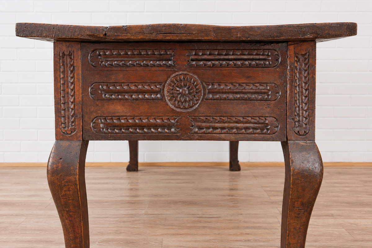 18th cent. Spanish Walnut Table with Drawers