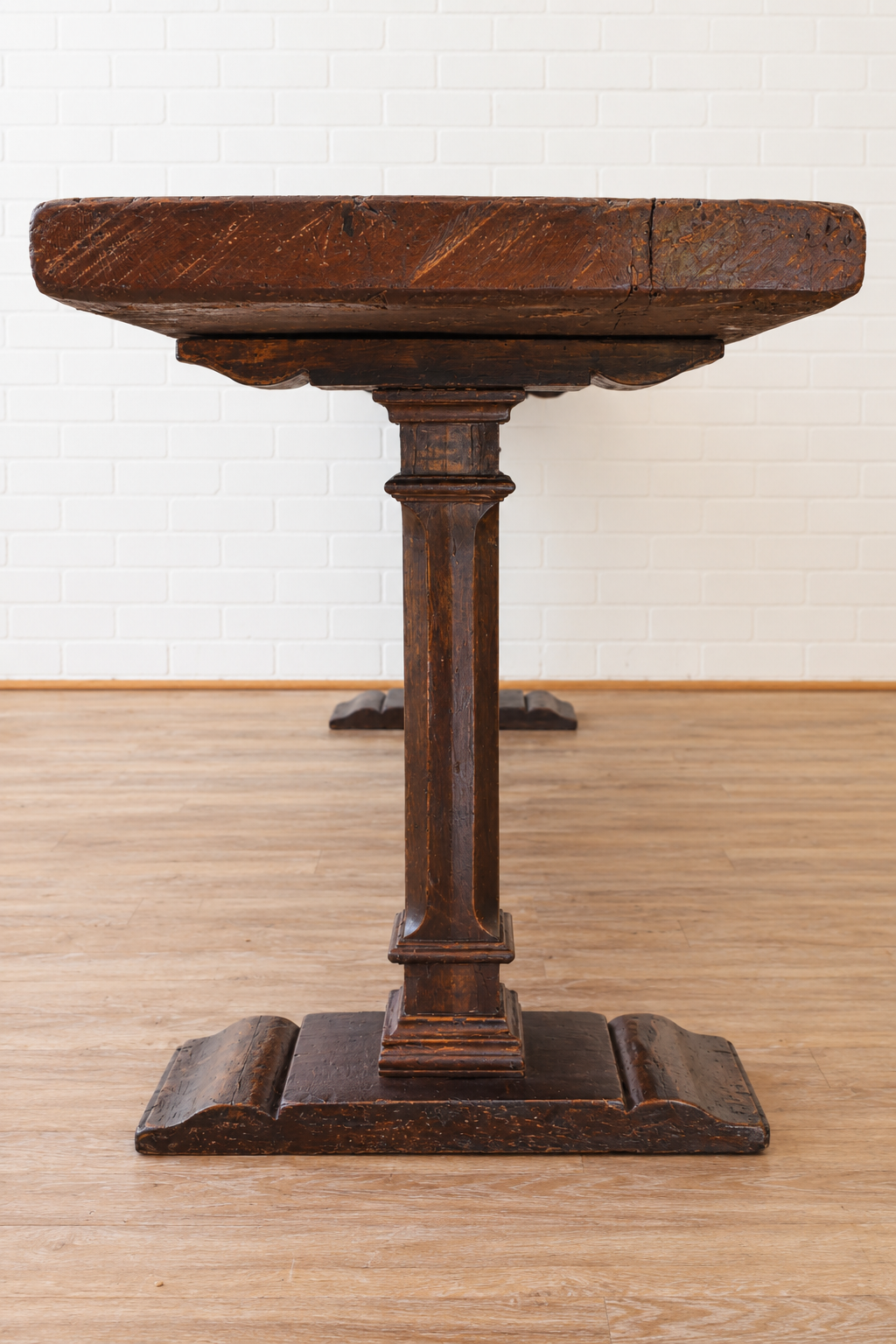 17th cent. Italian Walnut Table